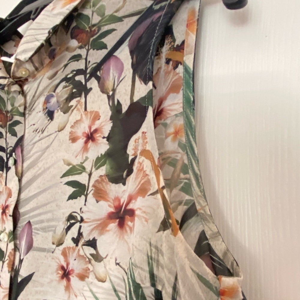 2 for 10 ☀️🌿 Sleeveless airy summer floral patterned blouse - Picture 8 of 12